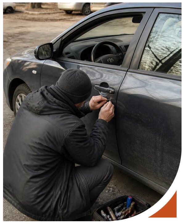 Профессиональное вскрытие автомобиля Тойота без повреждений в Вольске